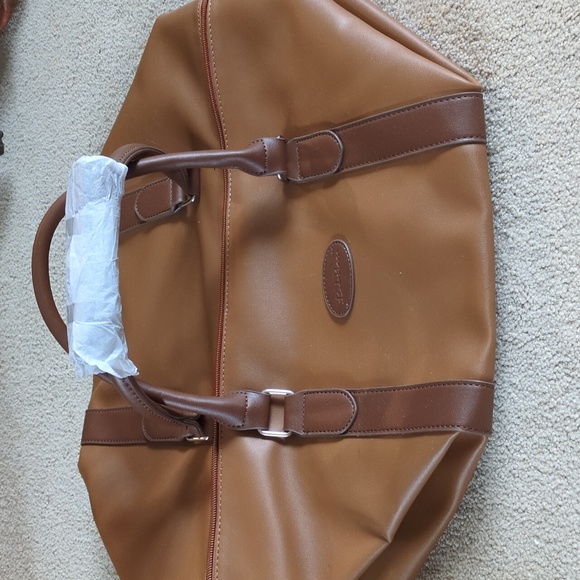Bellla Russo Handbags - New Bella Russo Quality Beautiful Brown Tote With Huge Zipper & Pockets Inside